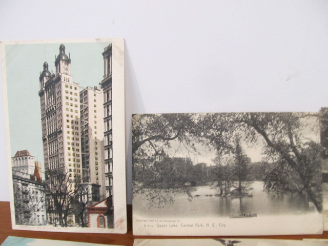 lot 263 image: Lot of Vintage & Antique Postcards - Many old New York Postcards