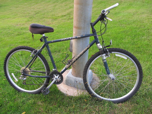 lot 249 image: Schwinn Moab Mens Mount Bike