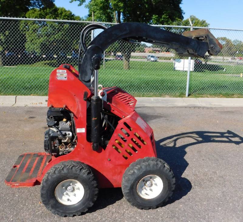 2010 Dingo K9-2-V Mini Stand on Skid Steer