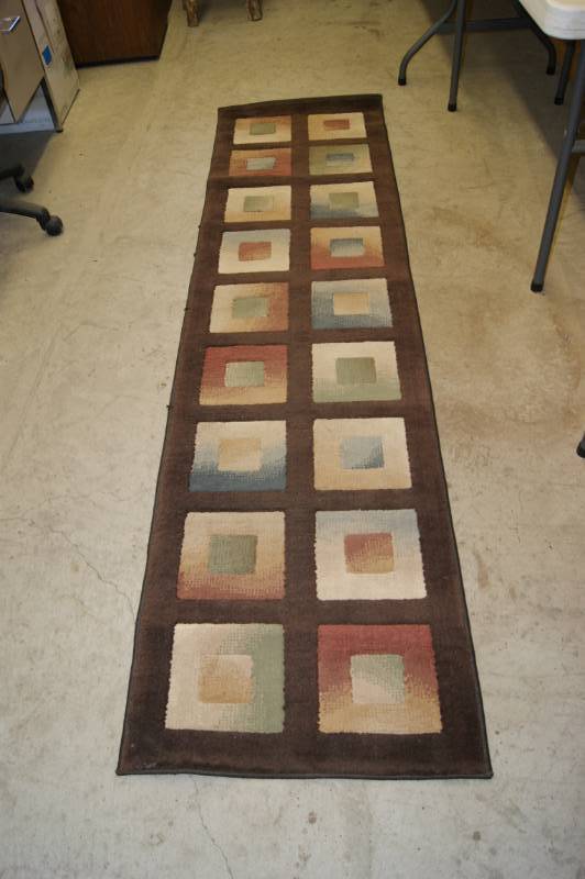 lot 11 image: 24 X  92 Runner