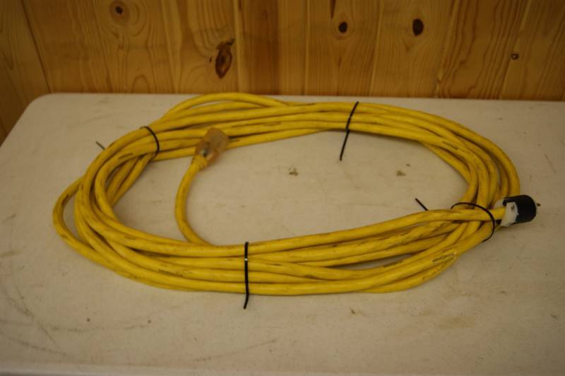 lot 13 image: Heavy Duty Extension Cord