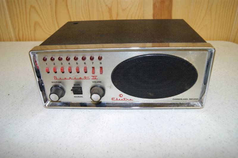 lot 26 image: Bearcat IV Electra Scanner  Receiver