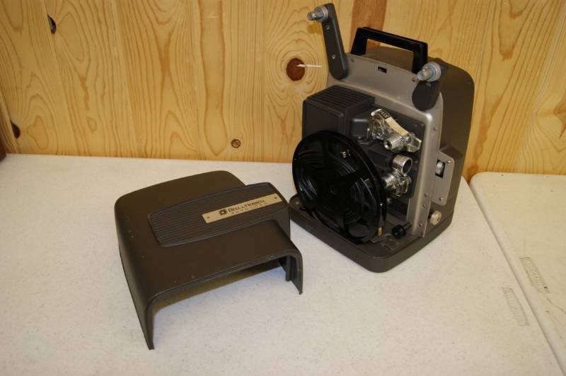 lot 28 image: Bell & Howell Auto Load