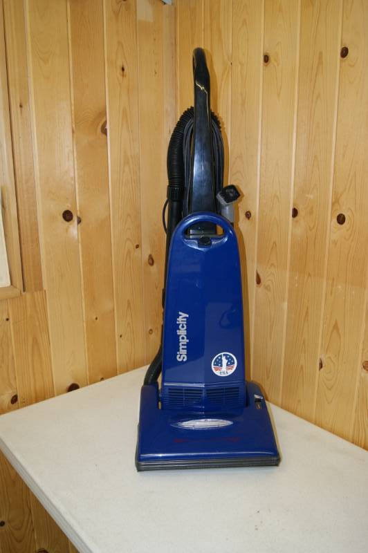 lot 41 image: Simplicity Symmetry Standard Classic