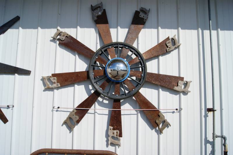 lot 47 image: Yard Art At Its Finest
