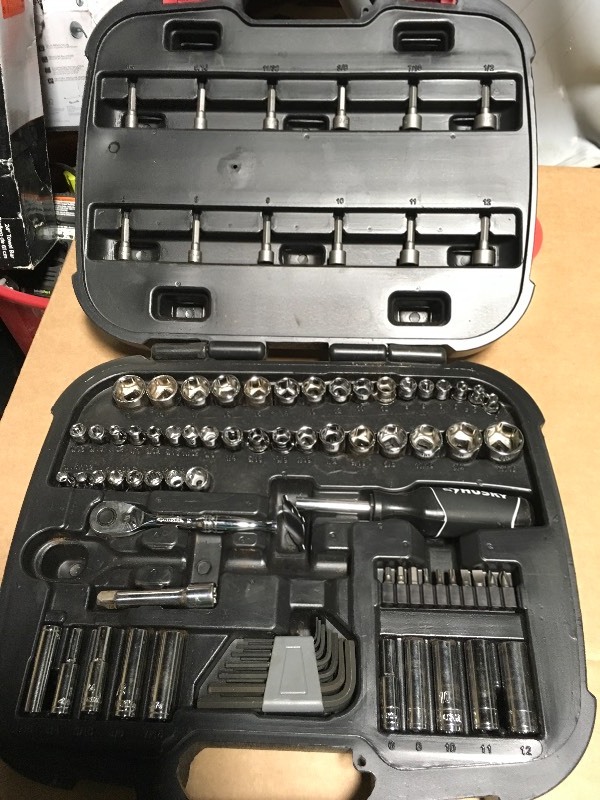 lot 92 image: Husky 92 PC 14 in and 38 in Drive mechanic tools set used missing couple pcs