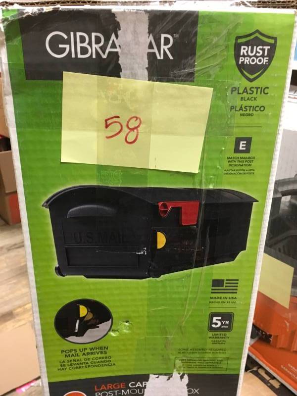 lot 58 image: Gibraltar Mailboxes Patriot Large Plastic Post-Mount Mailbox, Black in good condition