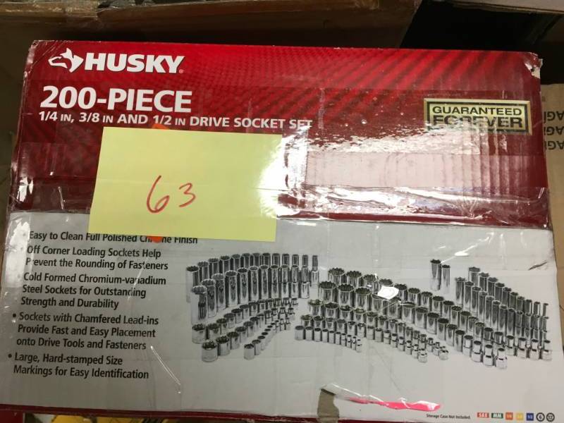 lot 63 image: Husky 14 in., 38 in. and 12 in. Drive Socket Set (200-Piece) in good condition