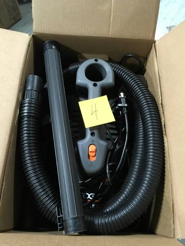 lot 4 image: RIDGID 4 Gal. 5.0-Peak HP Portable WetDry Vacuum USED in good condition