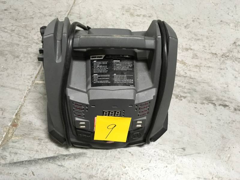 lot 9 image: Schumacher Battery Extender 12-Volt, 1,200 Amp Battery Jump Starter  in good condition