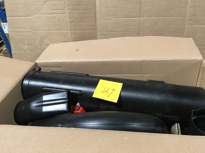 lot 29 image: Homelite 150 MPH 400 CFM 26cc Gas Handheld Blower Vacuum  in good condition