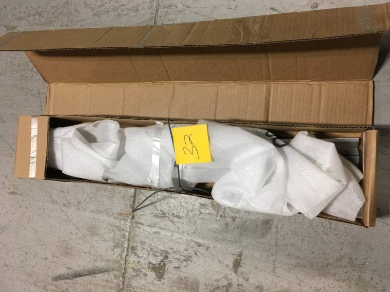 lot 32 image: M-D Building Products 3.75 in. x 30 in. Deluxe Extra High Aluminum Threshold with Vinyl Seal not used