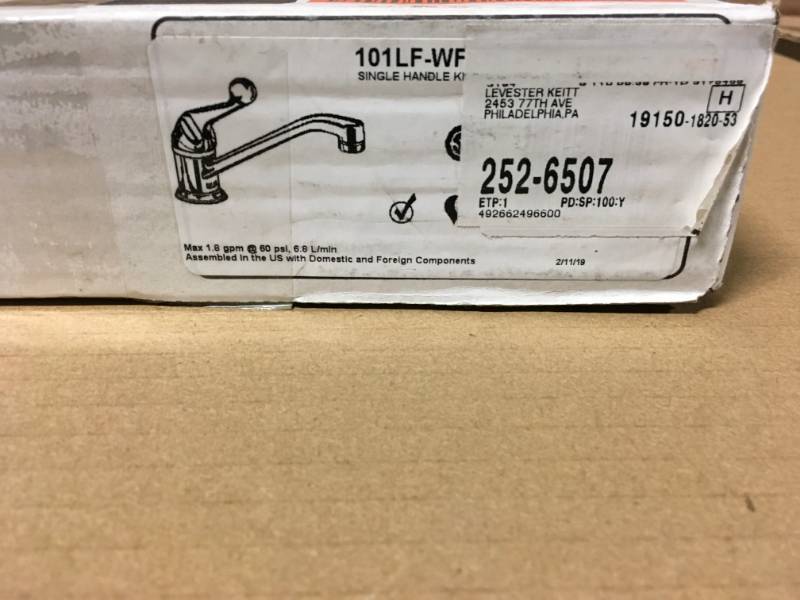 lot 46 image: Delta Classic Handle Kitchen Faucet  in good condition
