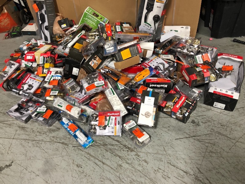 lot 112 image: WHOLESALE MIXED LOT OF RETURNS harware and locks all various conditions