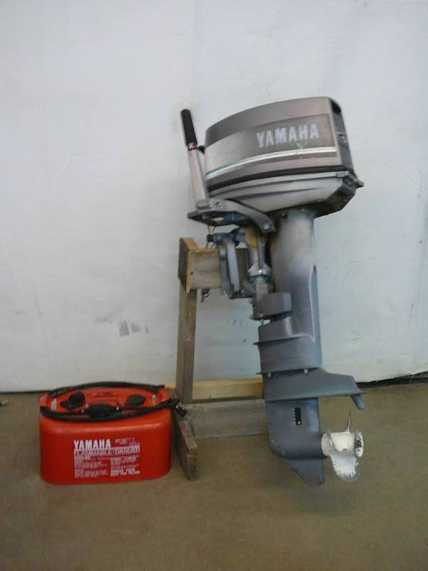 Yamaha Outboard Motor 25HP Tiller Long Shaft With Tank