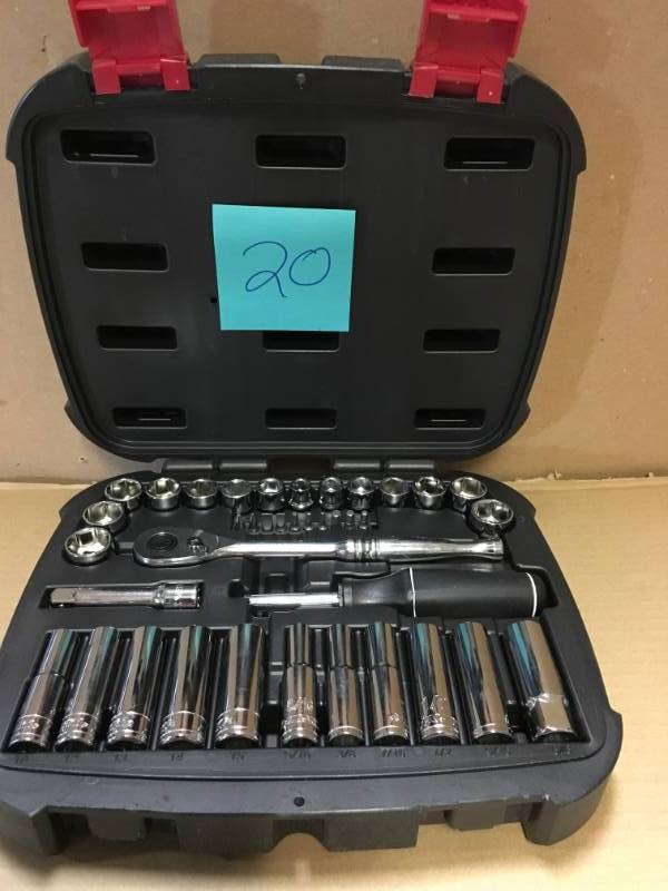 lot 20 image: Husky Mechanics Tool Set (38-Piece)