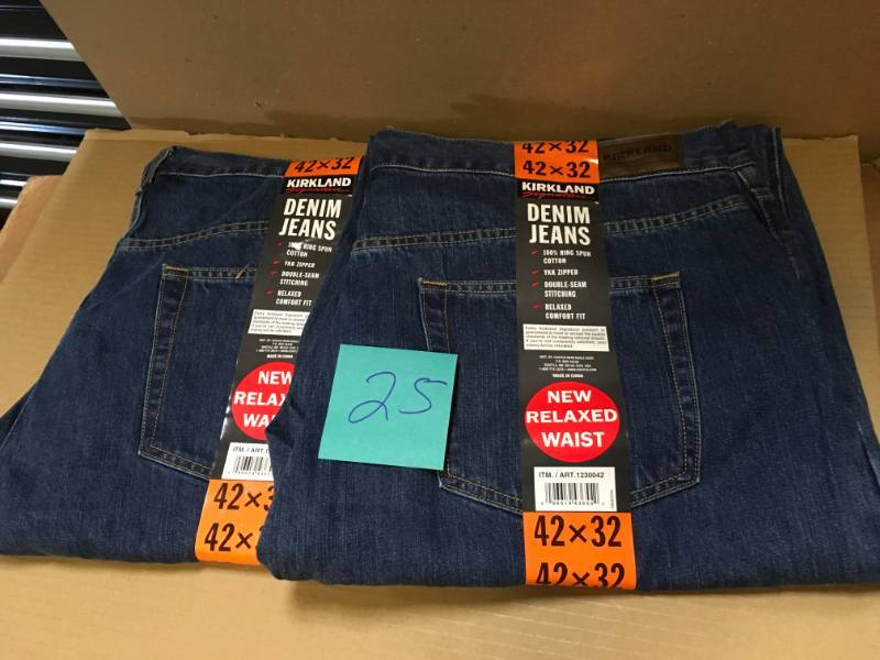 lot 25 image: Kirkland Signature Mens 5-Pocket Relaxed Fit Jeans 42X32
