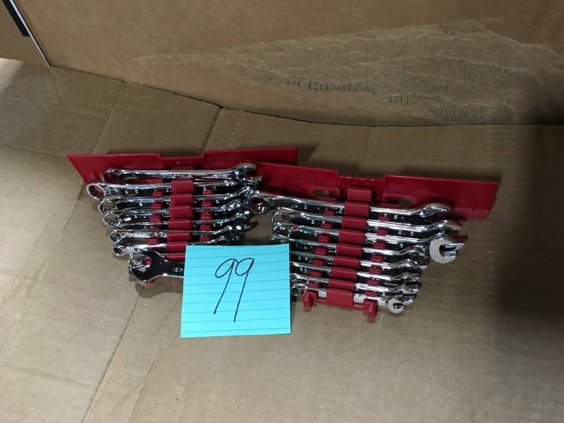 lot 99 image: HUSKY TOOL SET