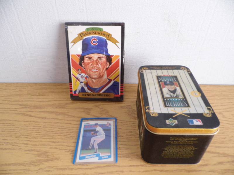lot 4 image: Baseball Cards