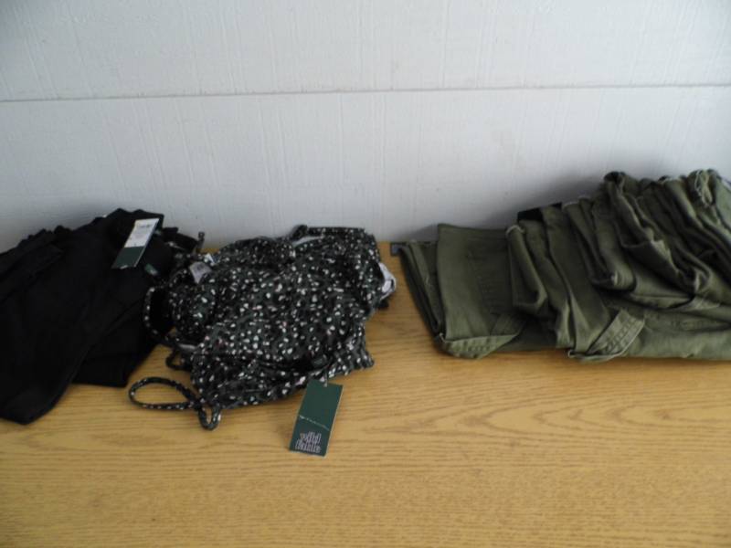 lot 5 image: Lot of New Clothing - Kids Dress