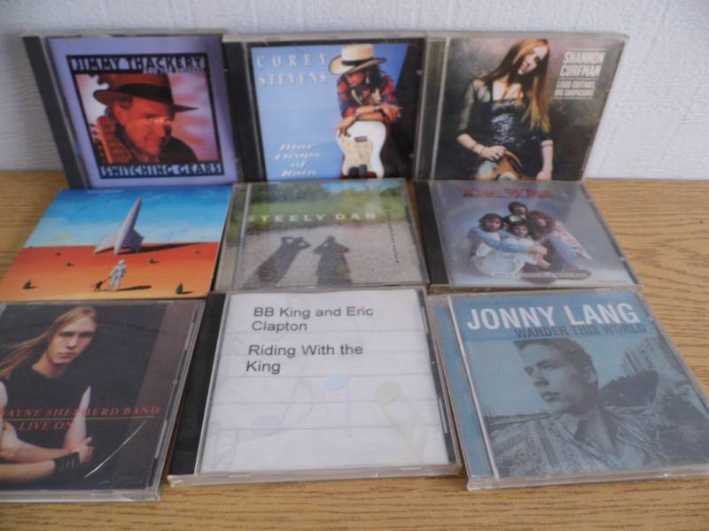 lot 6 image: CDs