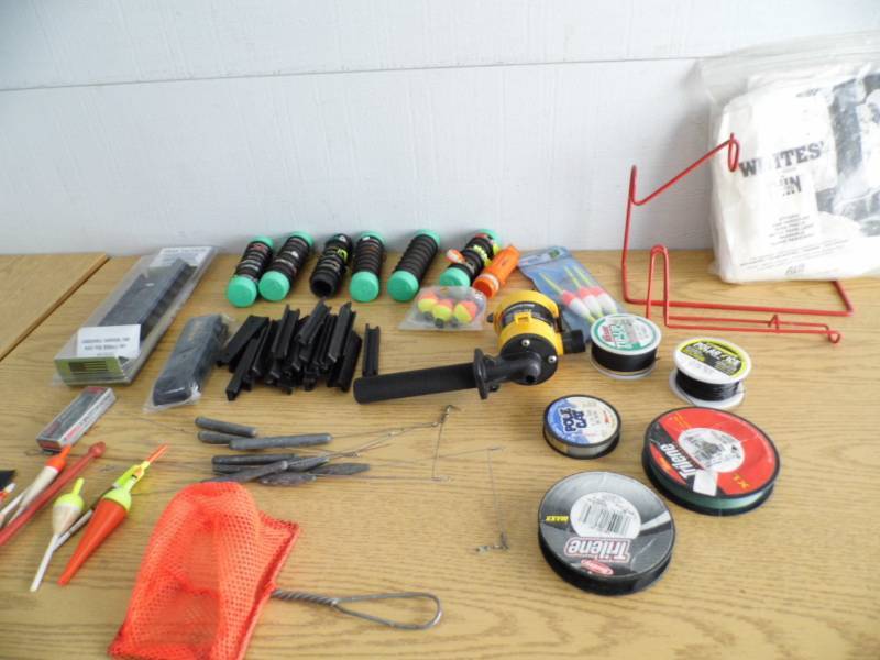 lot 7 image: Fishing Items