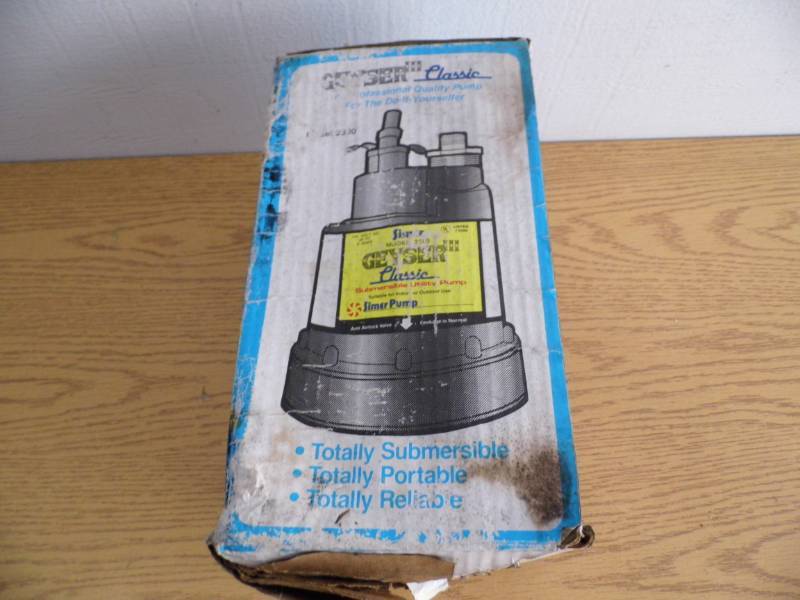 lot 23 image: Submersible Pump
