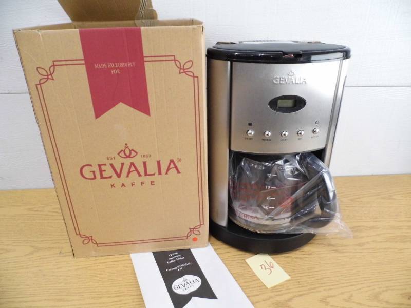 lot 36 image: New Gevalia Coffe Maker