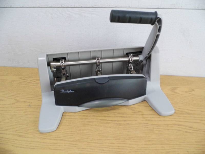 lot 52 image: Swingline Paper Punch