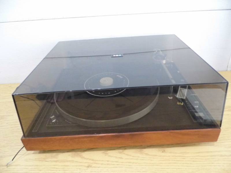 lot 53 image: BIC Turntable