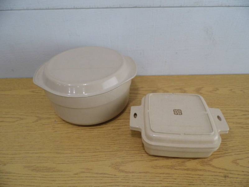 lot 66 image: Microwave Cookware