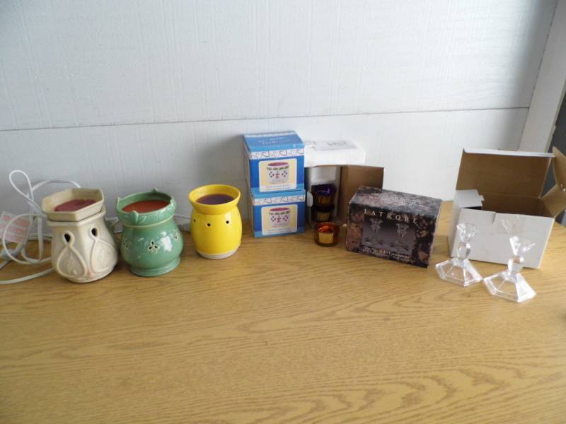 lot 87 image: Scentsy Warmers - Candle Holders