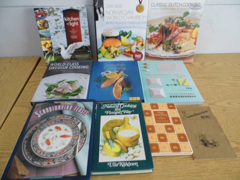 lot 100 image: Cookbooks