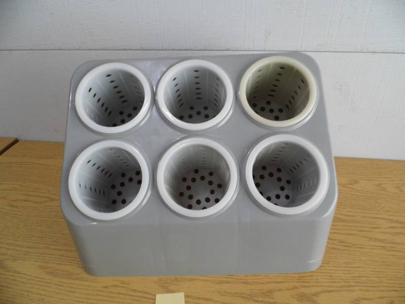 lot 126 image: Cutlery Organizer