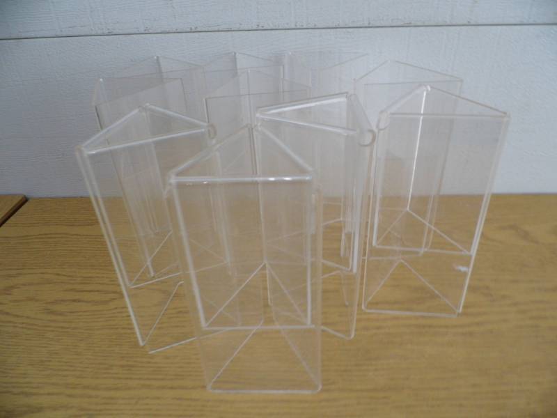 lot 129 image: Lot of 10 Triangle Table Displays