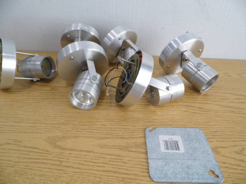 lot 134 image: Lot of 6 Light Fixtures