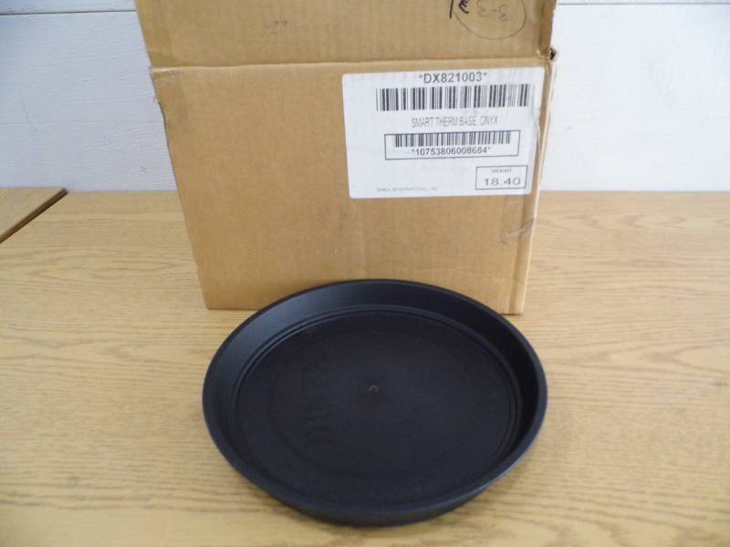 lot 124 image: Case of 12 Cambro Thermal Bases