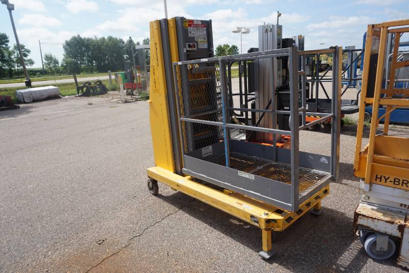 lot 14 image: Bil Jax XLT 1571 Work Force Stock Picker Electric Personnel Lift