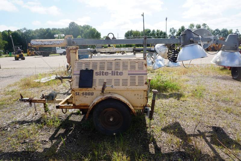 lot 21 image: Site Light Model SL4000 Tow Behind Job Site Light Tower