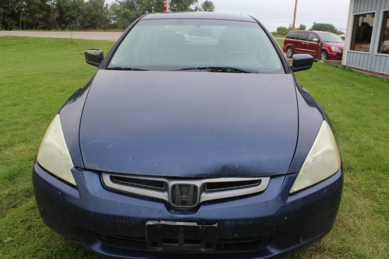 lot 4162 image: 2004 Honda Accord EX