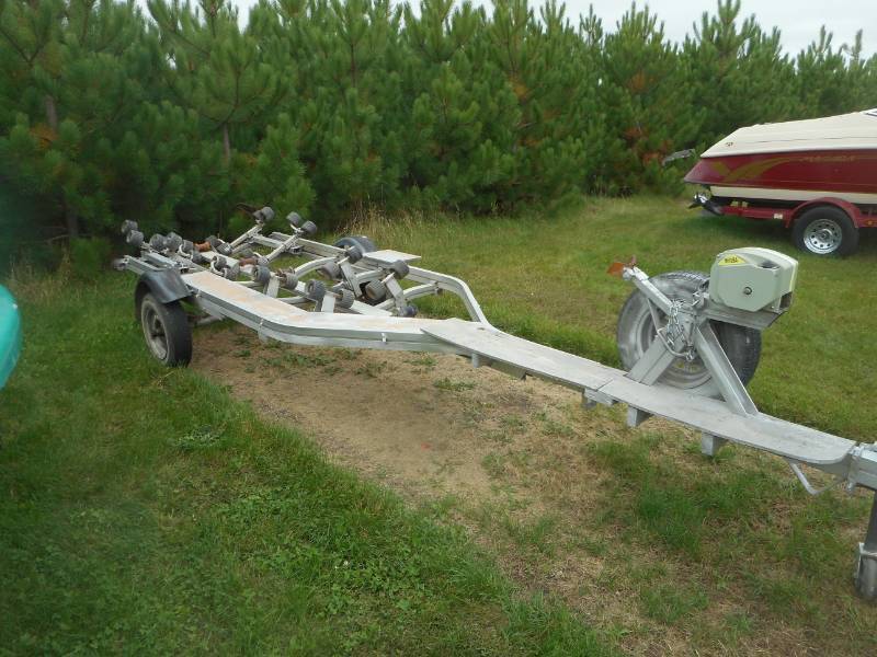 lot 1 image: 1965 Boat Trailer with Winch