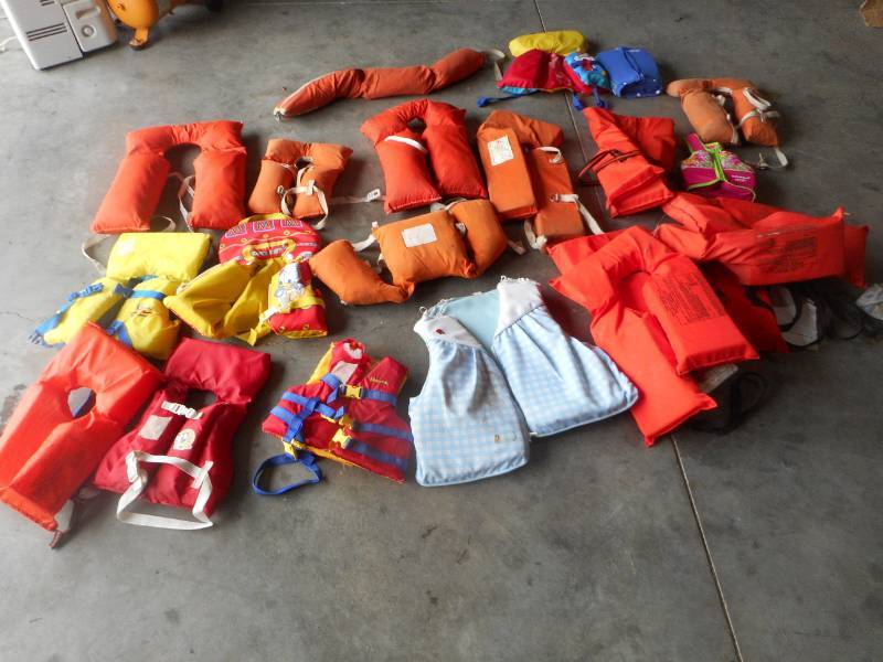 lot 31 image: Life Jacket Lot