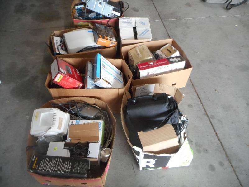 lot 35 image: Misc. Electronics Lot