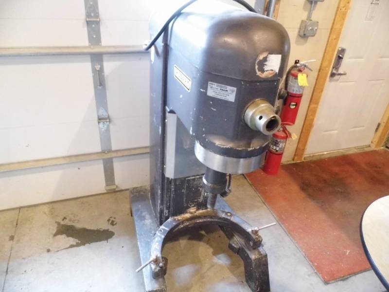 lot 19 image: Hobart 600 Commercial Mixer