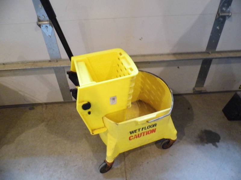 lot 56 image: Rubbermaid Mop Bucket