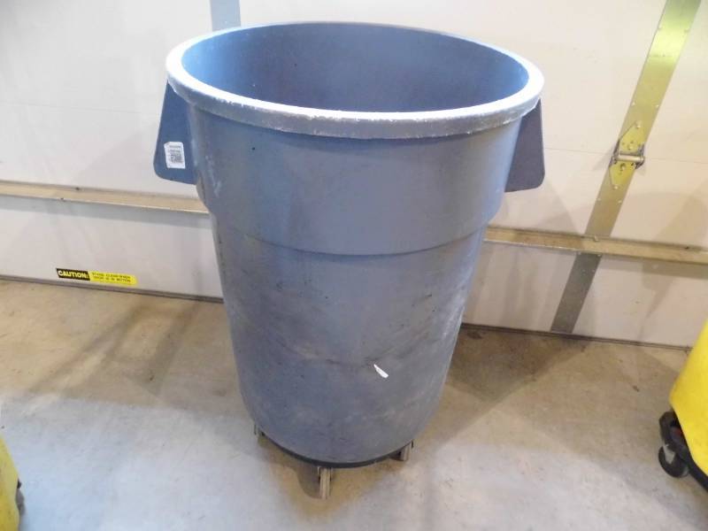 lot 58 image: Garbage Can on Wheels