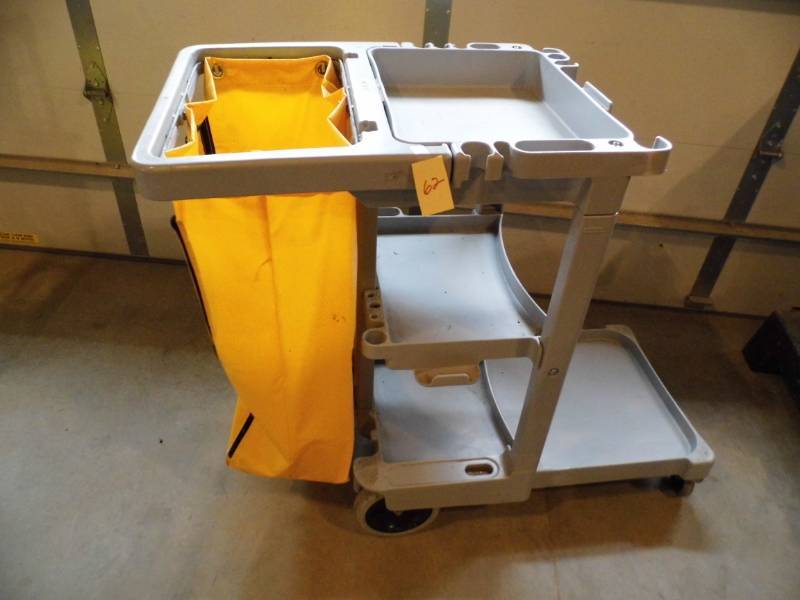 lot 62 image: Rubbermaid Custodial Cart