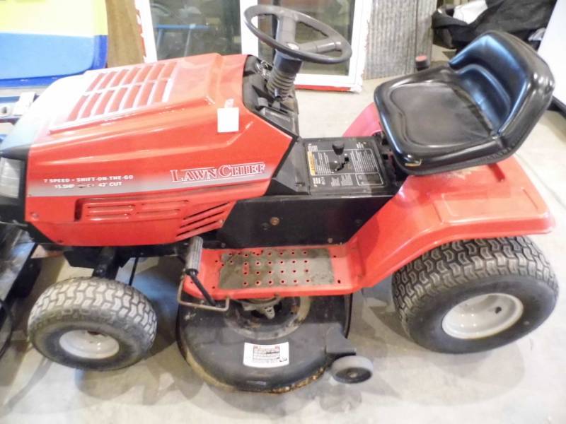lot 64 image: Lawn Chief Riding Lawnmower