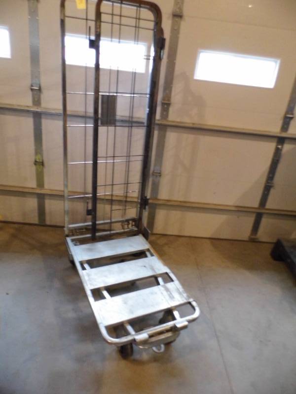 lot 70 image: Rolling Cart