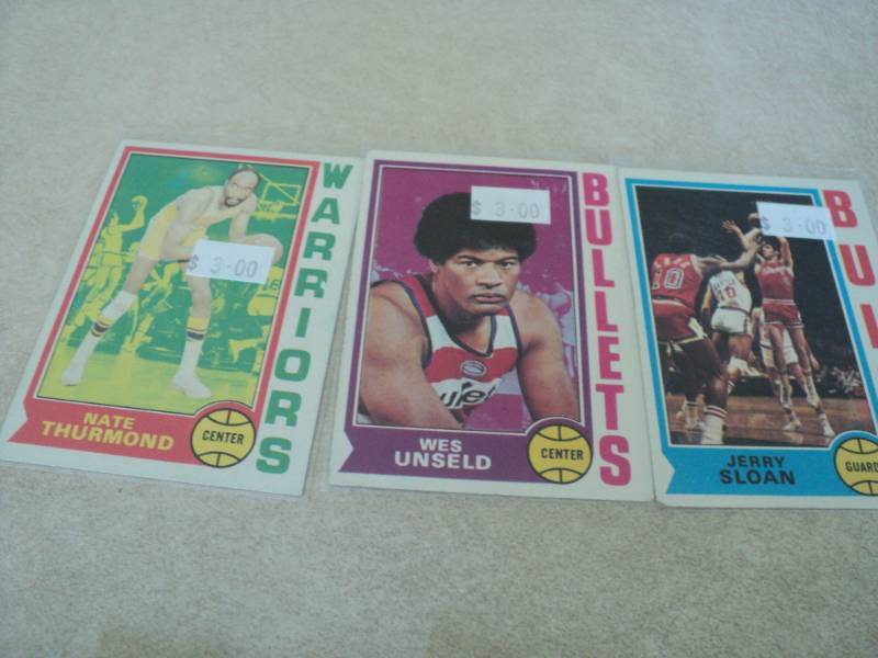 lot 14 image: 1974-75 Topps Basketball Cards...